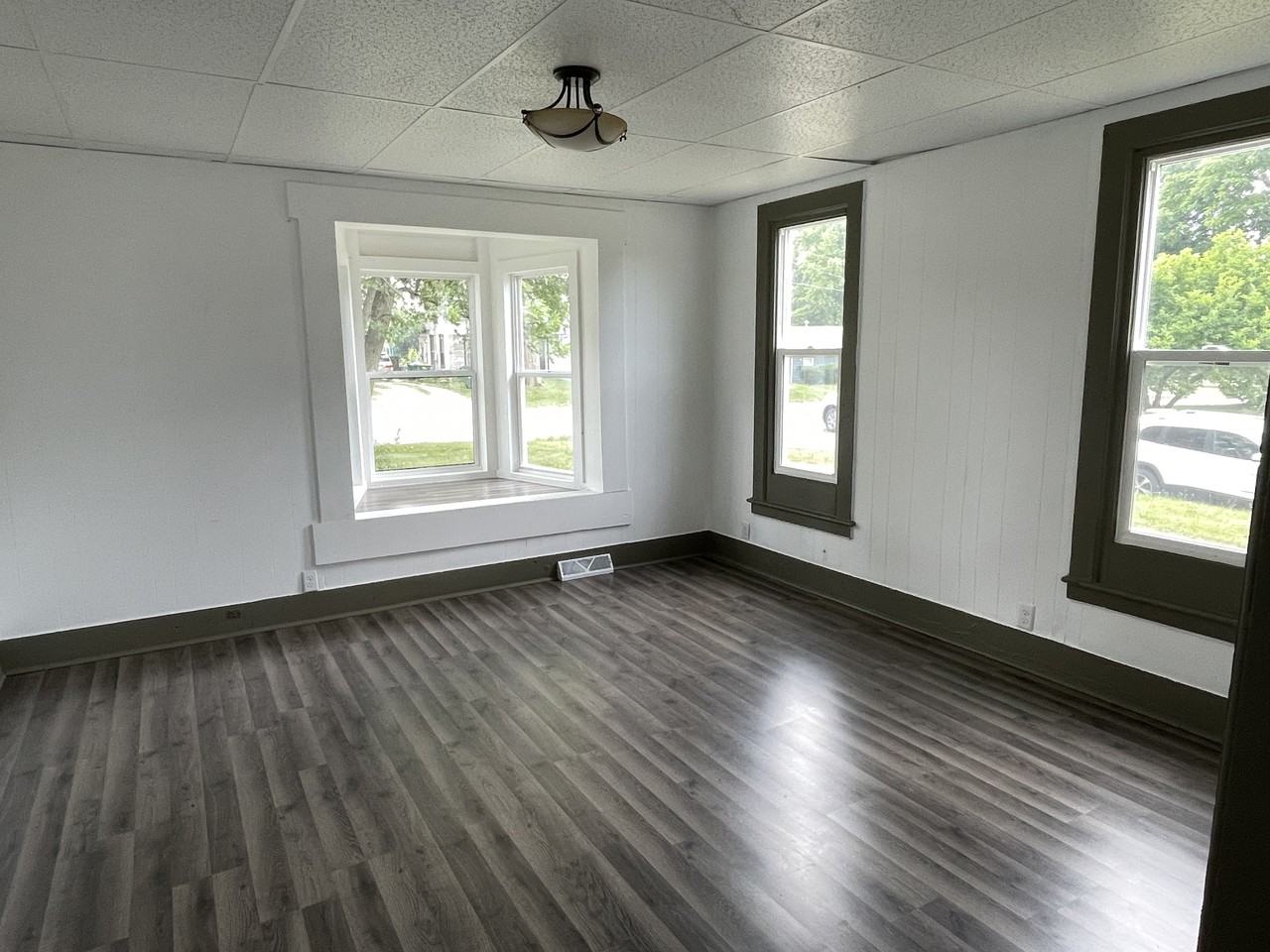 231 S Lincoln St #1 - Photo 2 of 13