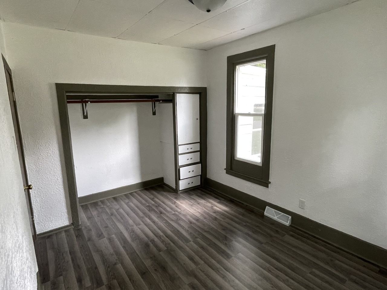 231 S Lincoln St #1 - Photo 3 of 13