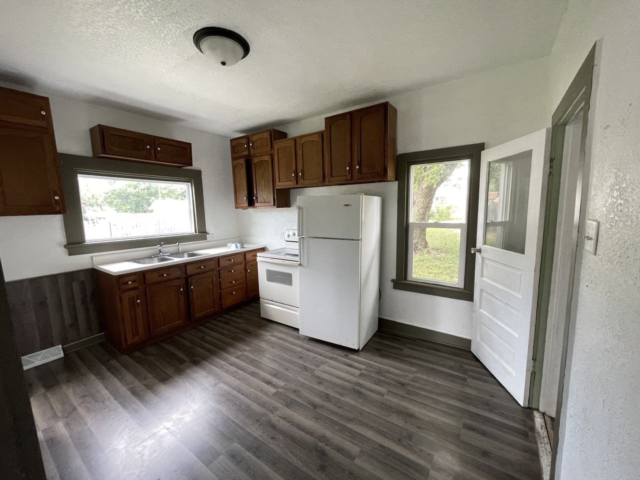 231 S Lincoln St #1 - Photo 6 of 13