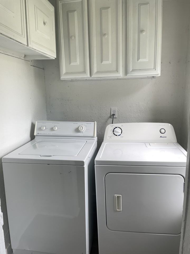 231 S Lincoln St #1 - Photo 7 of 13