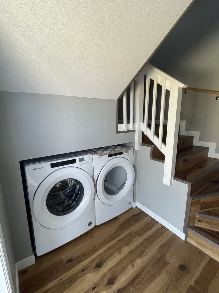 105 1/2 W Summit St #1 - Photo 4 of 19