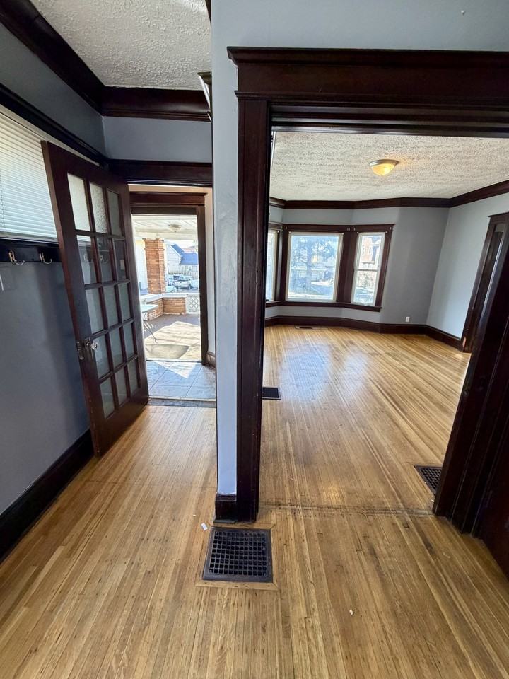 98 Pierpont St #1 - Photo 6 of 28