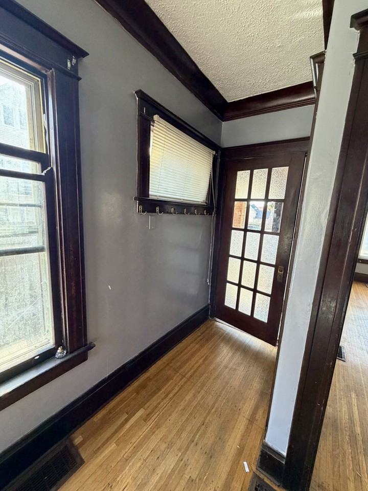 98 Pierpont St #1 - Photo 7 of 28