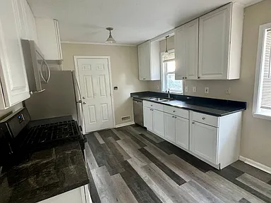 10550 Quincy Blvd Ne #1 - Photo 4 of 24