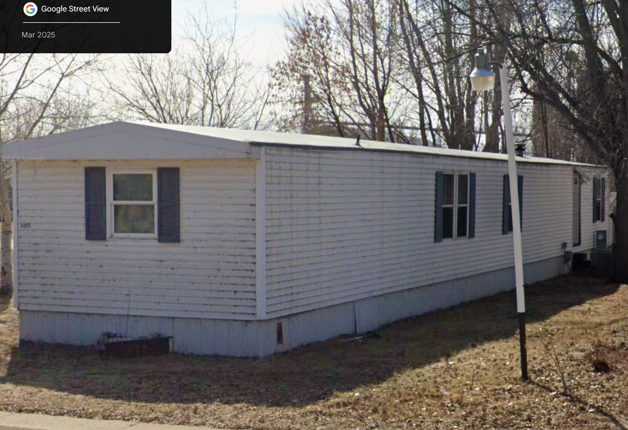 1492 Ivy Ave #1492 - Photo 2 of 6