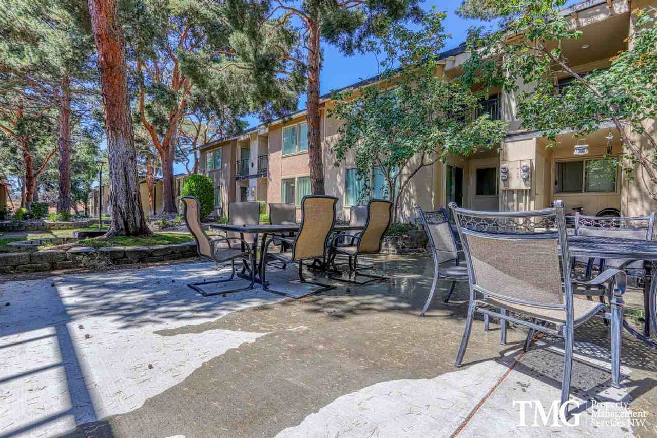 The Illahee Apartments - Photo 7 of 47