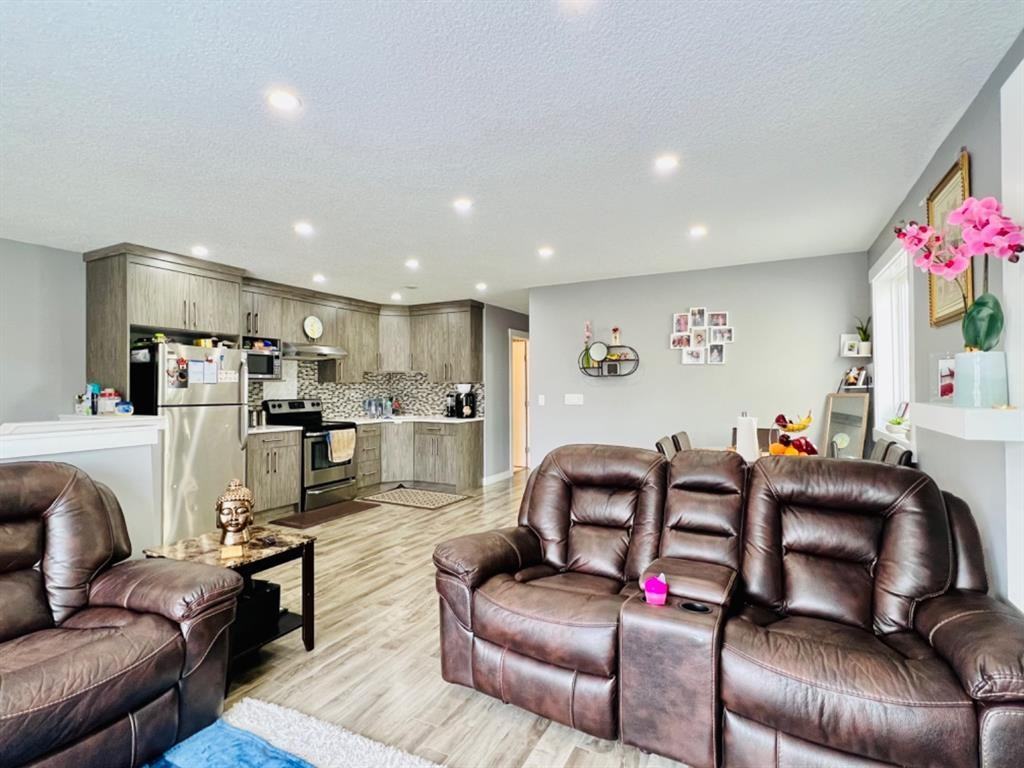 35 Martindale Mews Ne #1 - Photo 3 of 18