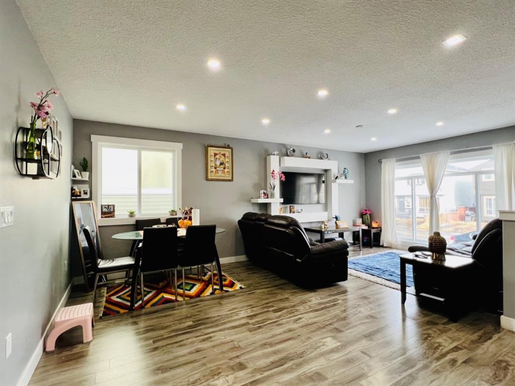 35 Martindale Mews Ne #1 - Photo 4 of 18