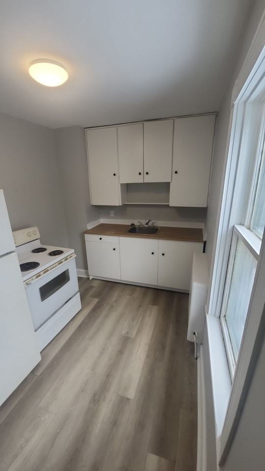 48 Queen St #1 - Photo 3 of 8