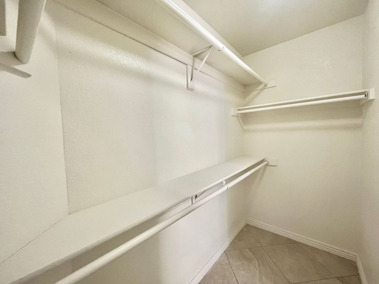 Mission Springs Apartment - Photo 4 of 32