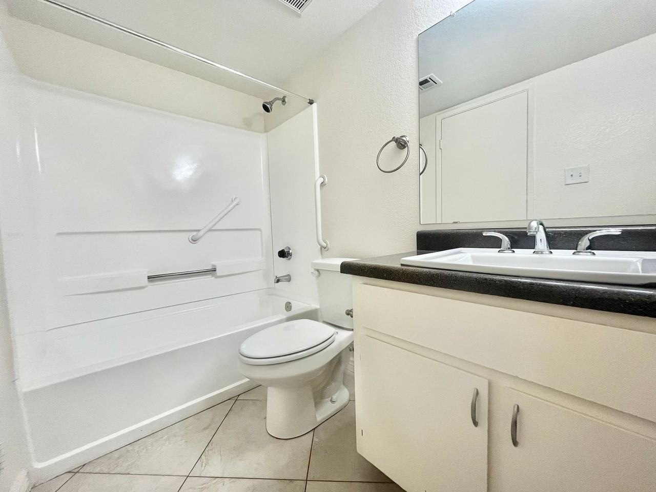 Mission Springs Apartment - Photo 7 of 32