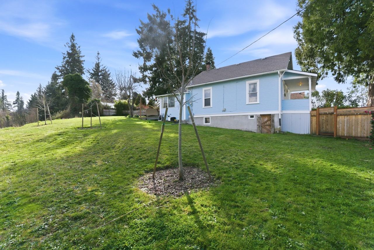 516 Pearl St #1 - Photo 4 of 31