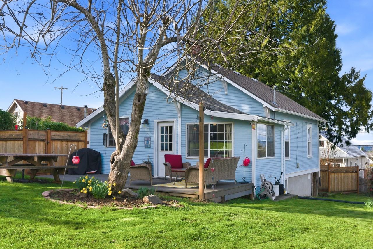 516 Pearl St #1 - Photo 5 of 31