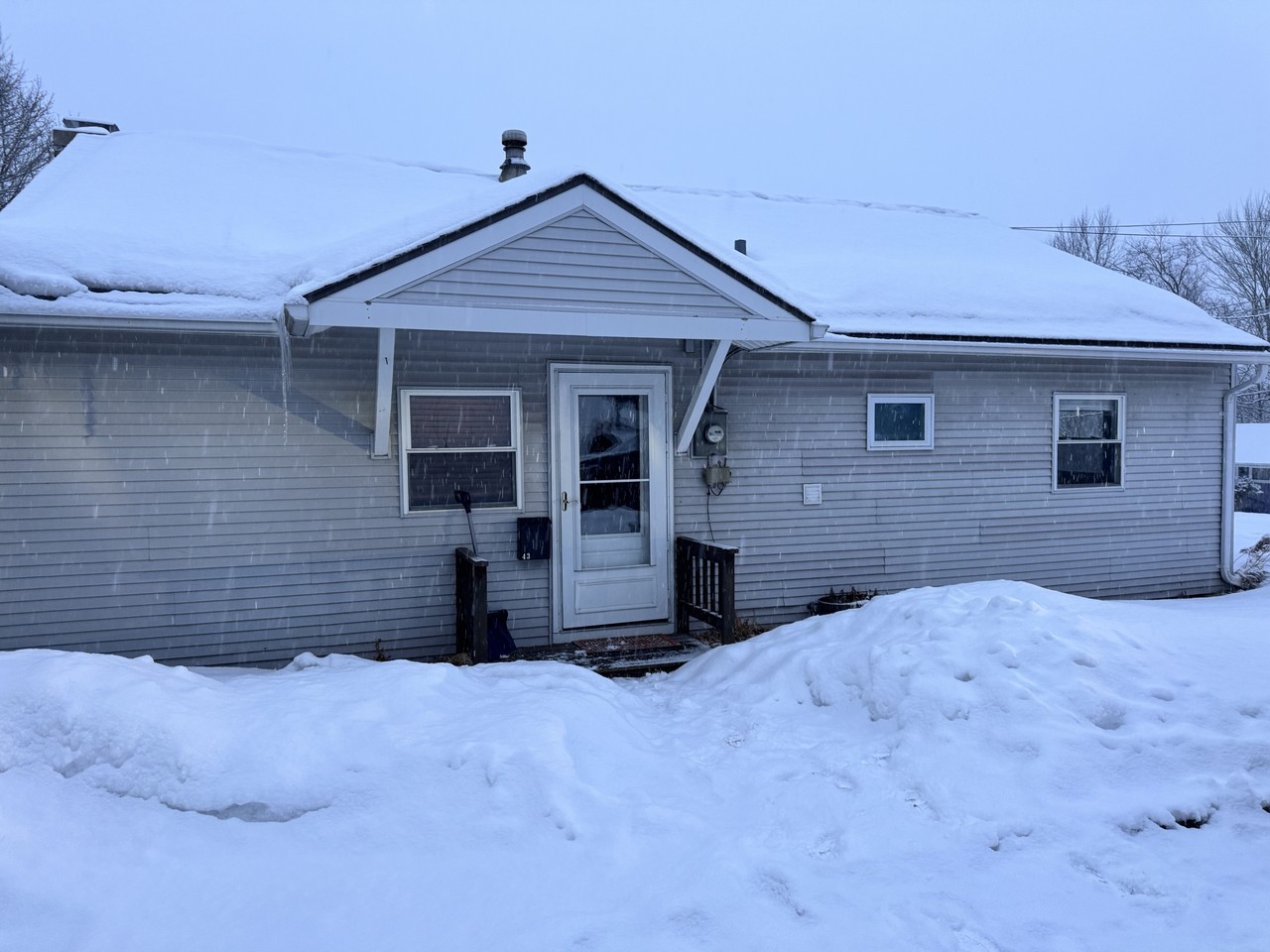 43 Pleasantview St #1 - Photo 3 of 21