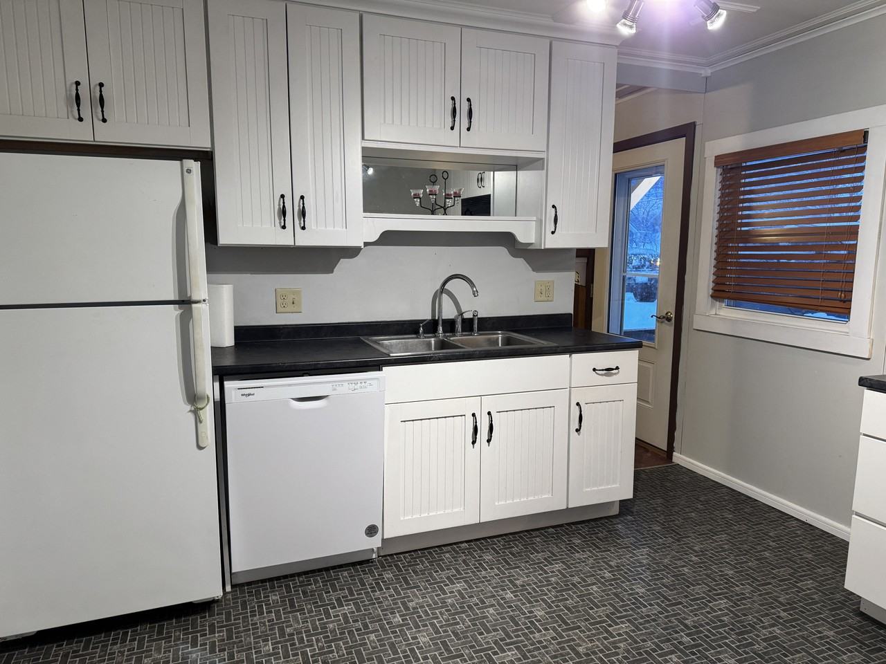 43 Pleasantview St #1 - Photo 6 of 21