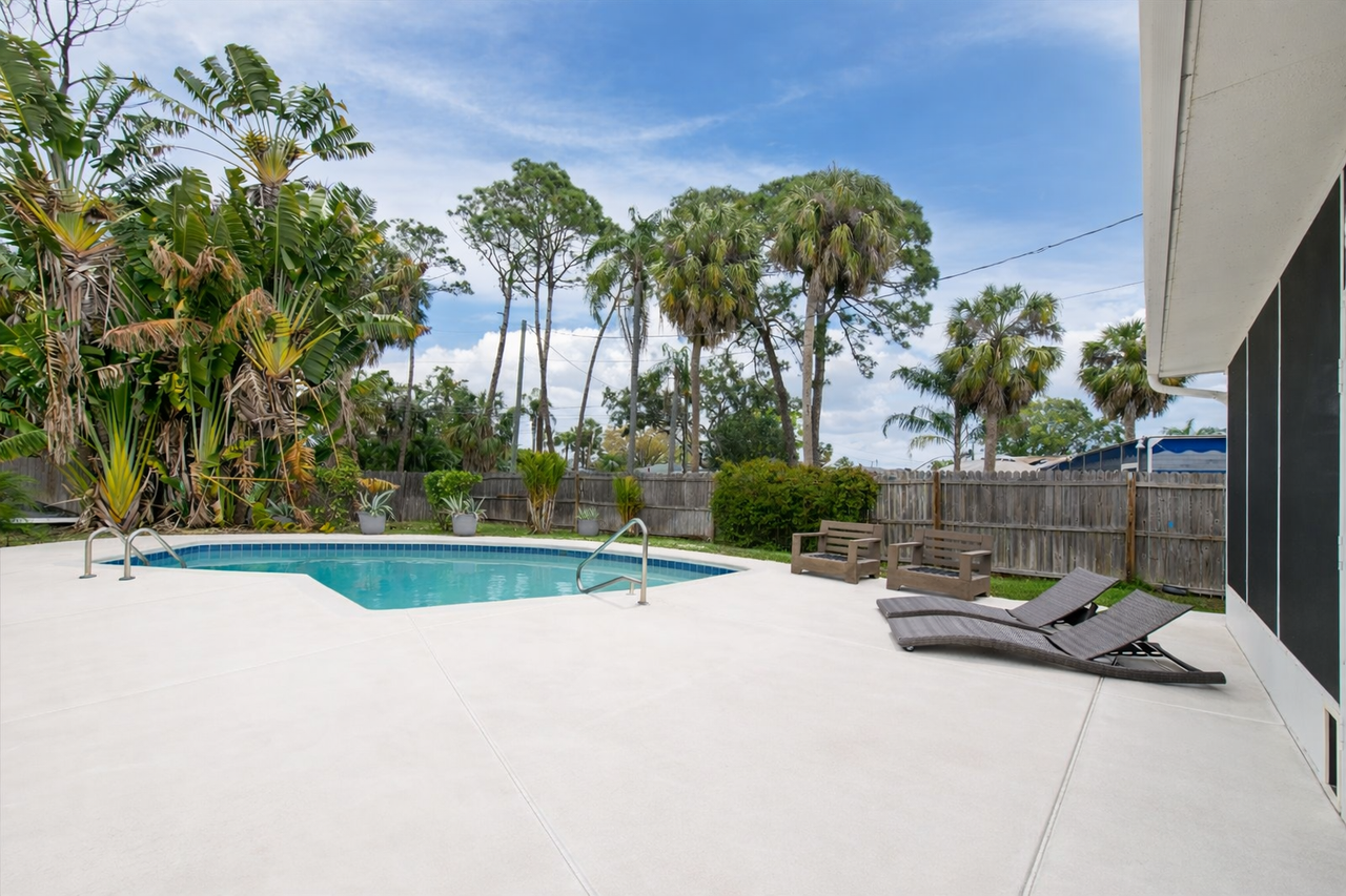 5342 Dover St Ne #1 - Photo 4 of 45