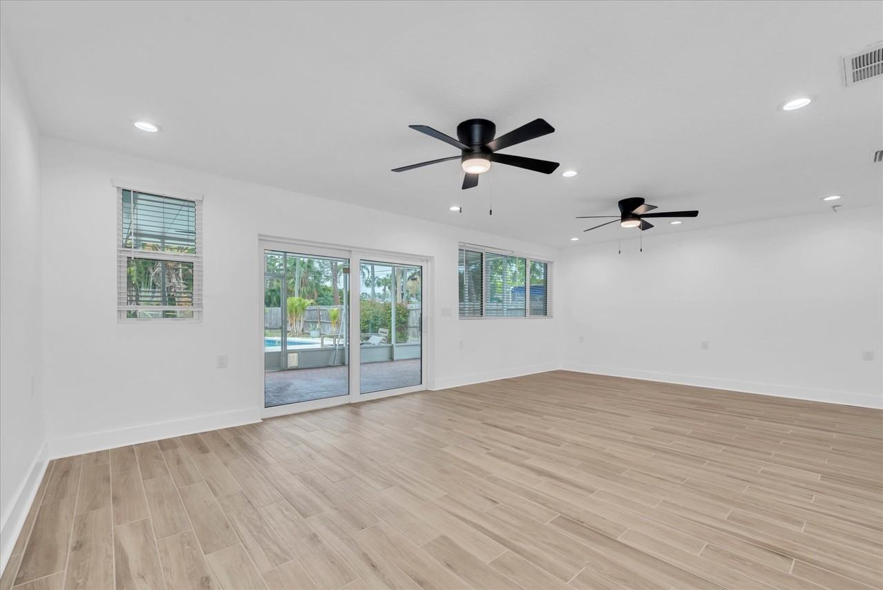 5342 Dover St Ne #1 - Photo 5 of 45