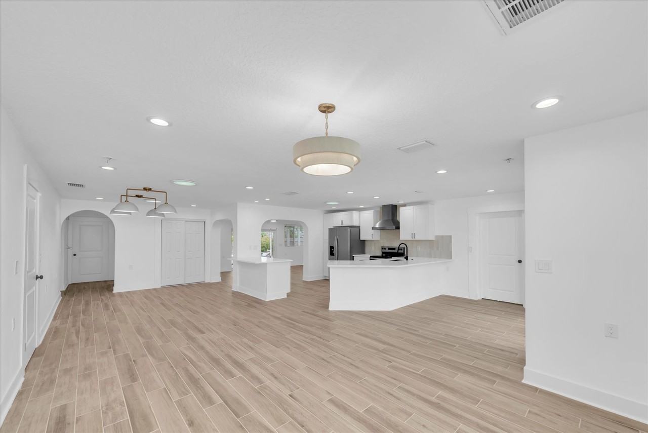 5342 Dover St Ne #1 - Photo 7 of 45