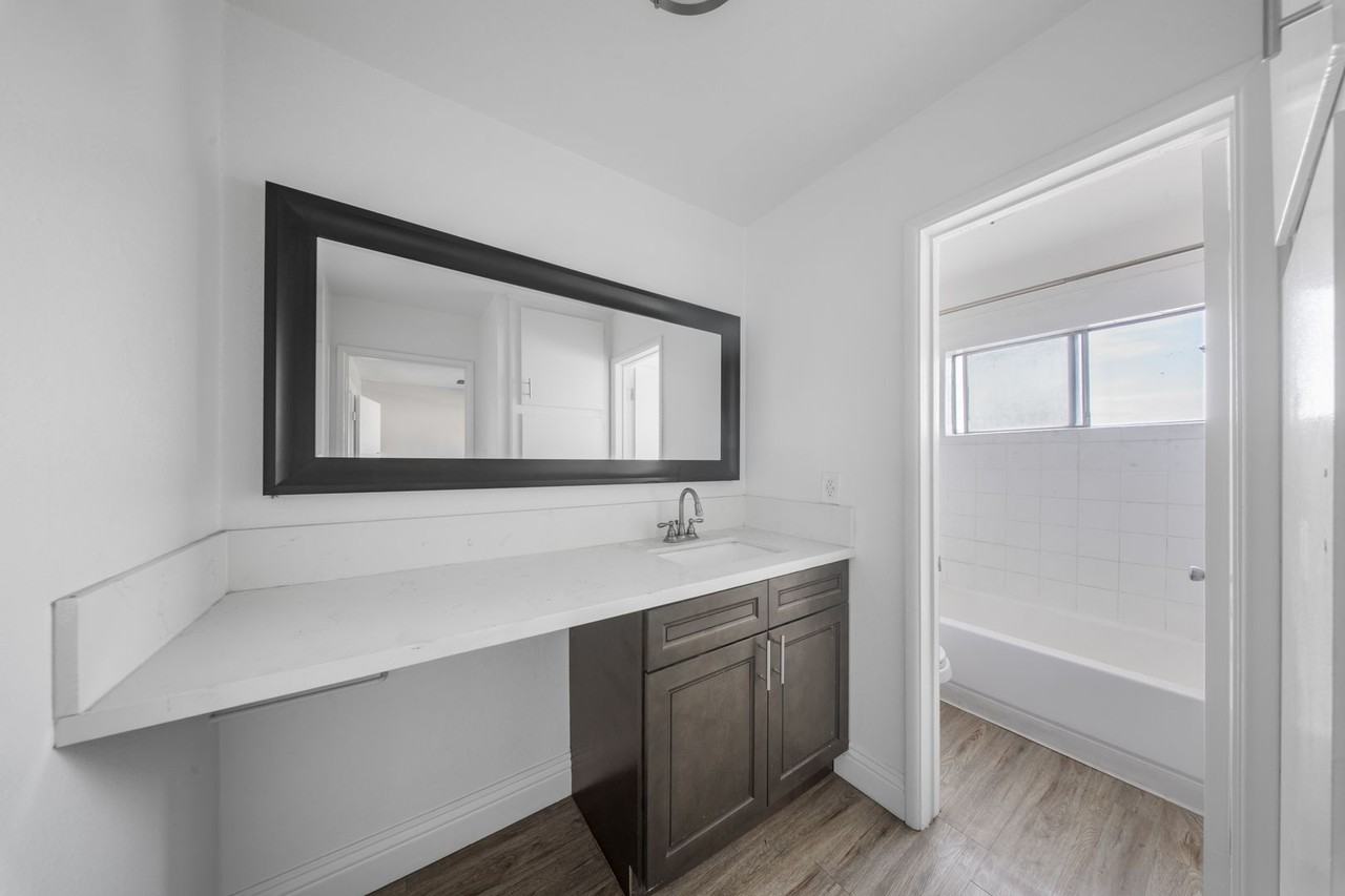 7800 Athens Circle - Photo 2 of 12