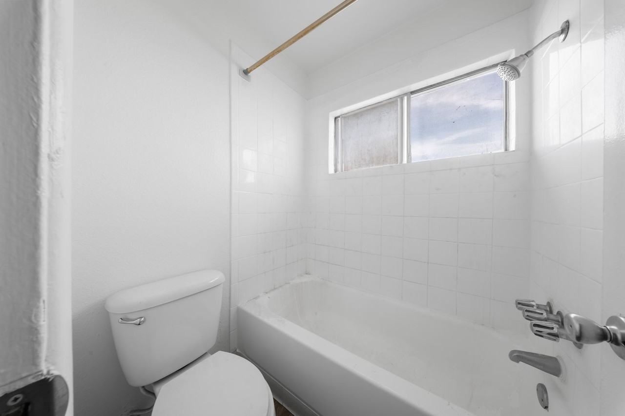 7800 Athens Circle - Photo 6 of 12