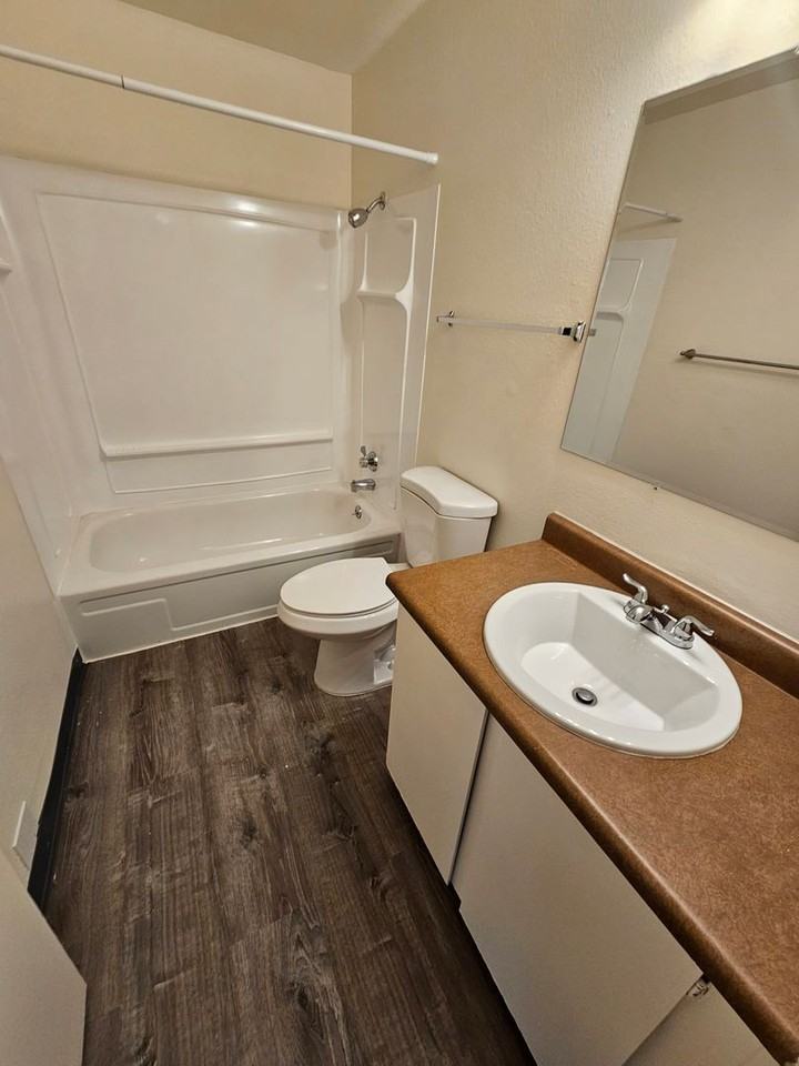 HIlltop Manor - Photo 5 of 13