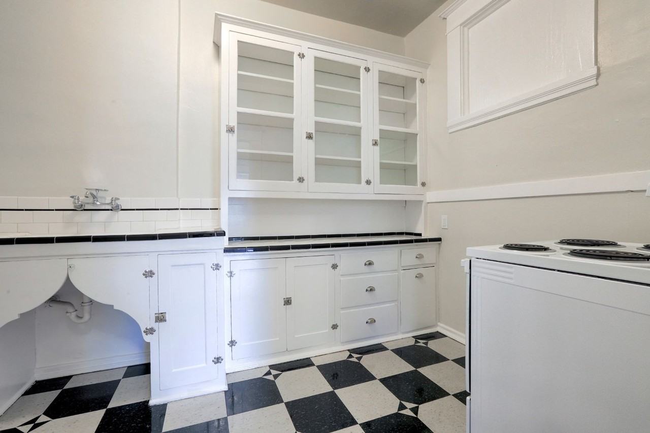 ST. FRANCIS APARTMENTS (SCHP02) - Photo 7 of 20