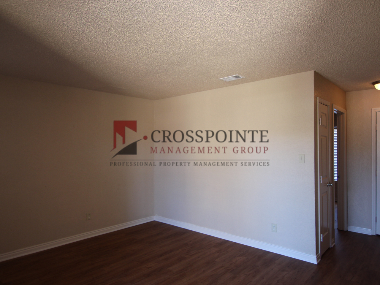 Ingram Court Apartments - Photo 4 of 33