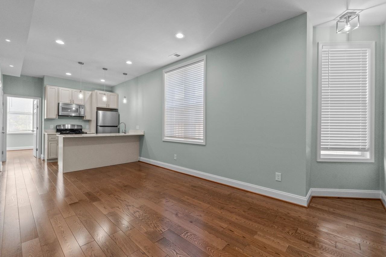 2635 Saint Paul Street - Photo 7 of 41