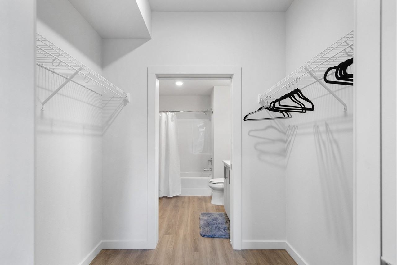 The Flats on Hastings - Photo 4 of 10