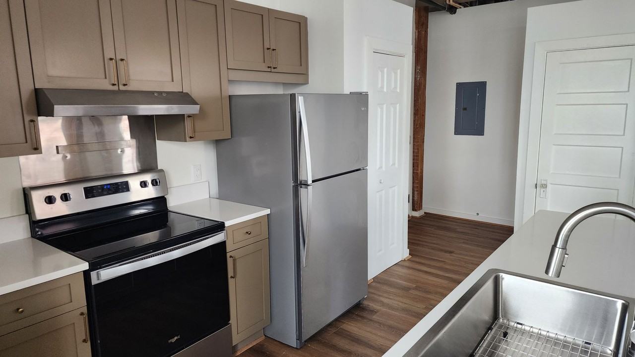 1204 1st Ave #306 - Photo 4 of 15