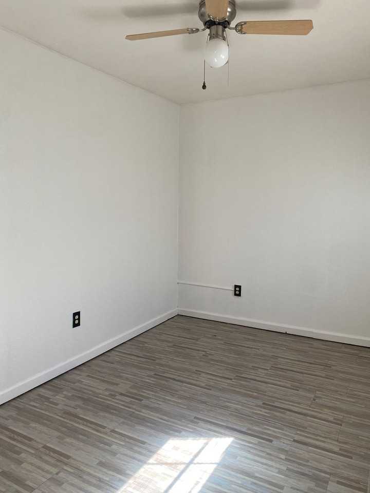 1460 Linden Way - Photo 4 of 18