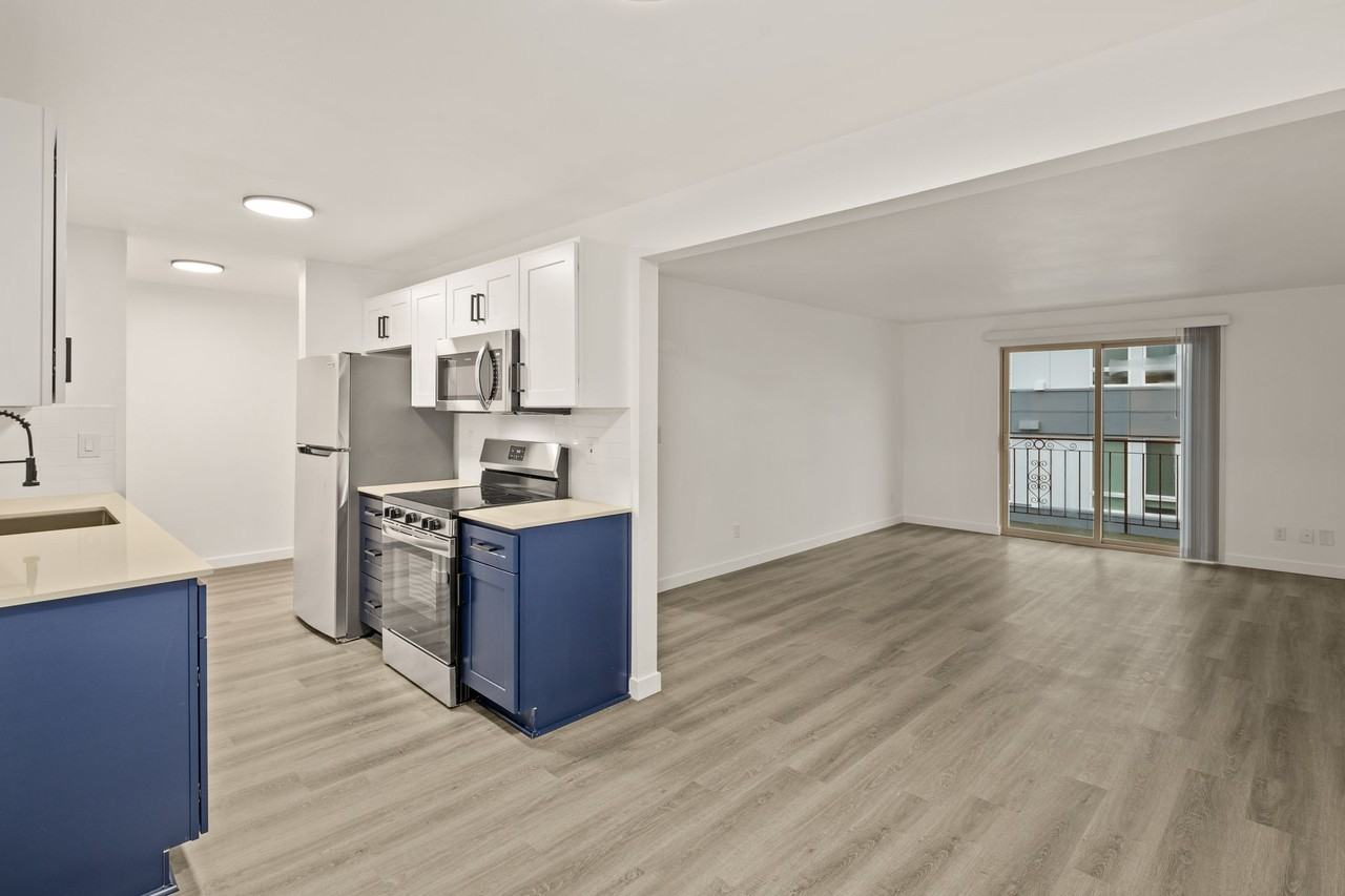 Nordic Crown – Spacious Crown Hill Living with Private Decks and Everyday Convenience - Photo 6 of 29