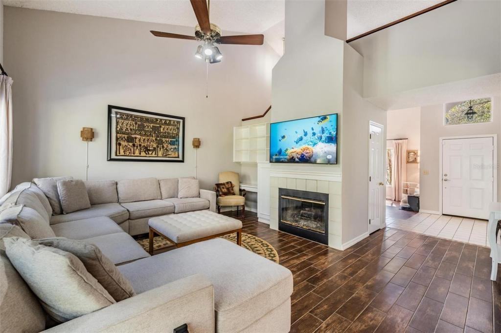 16105 Stowe Ct - Photo 7 of 31