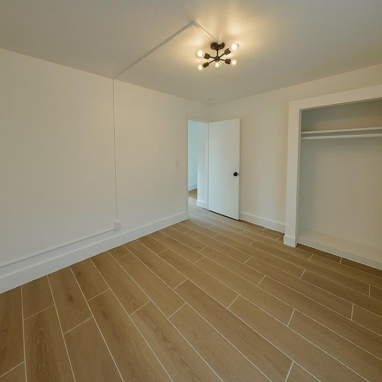 1600 Center St - Photo 3 of 11