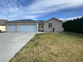 featured image of 325 W Northshore Dr