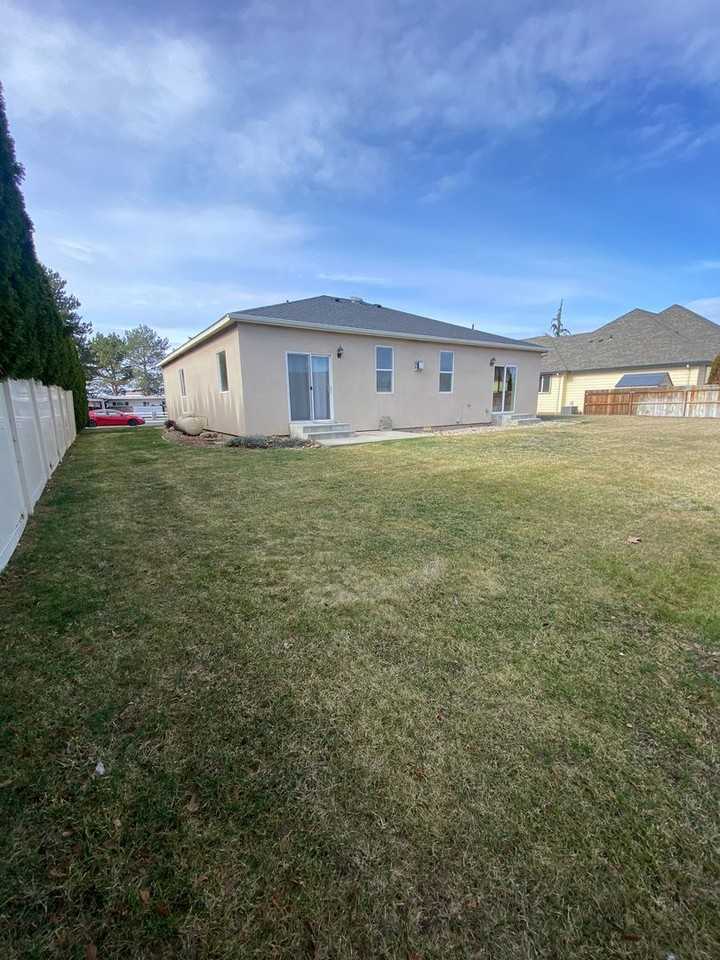 325 W Northshore Dr - Photo 3 of 26