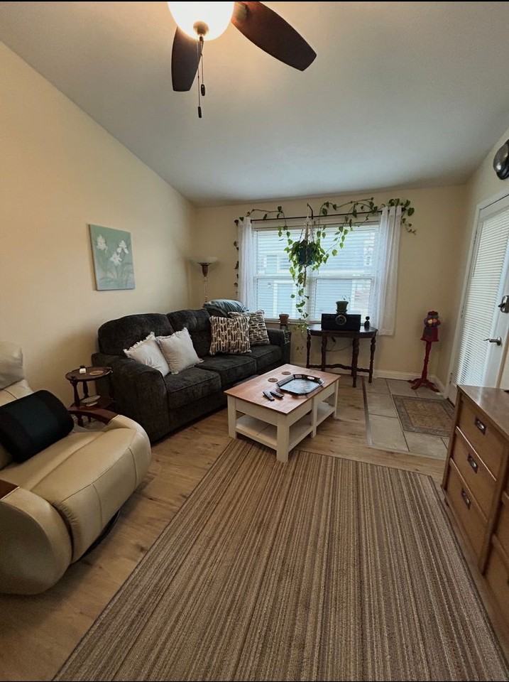 807 S 18th St - Photo 2 of 10