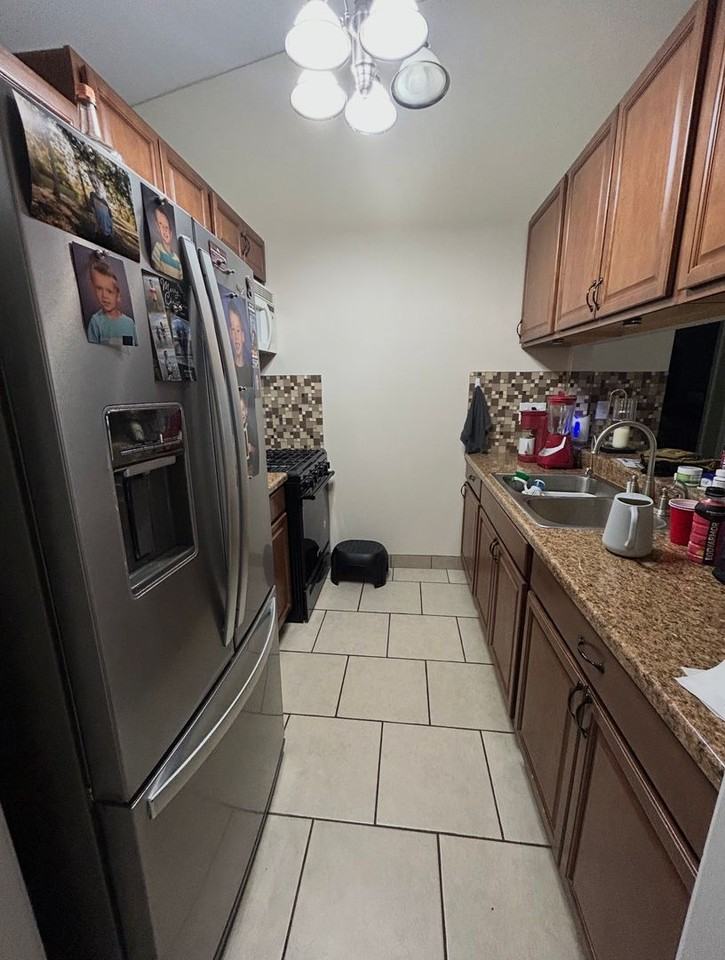 807 S 18th St - Photo 3 of 10