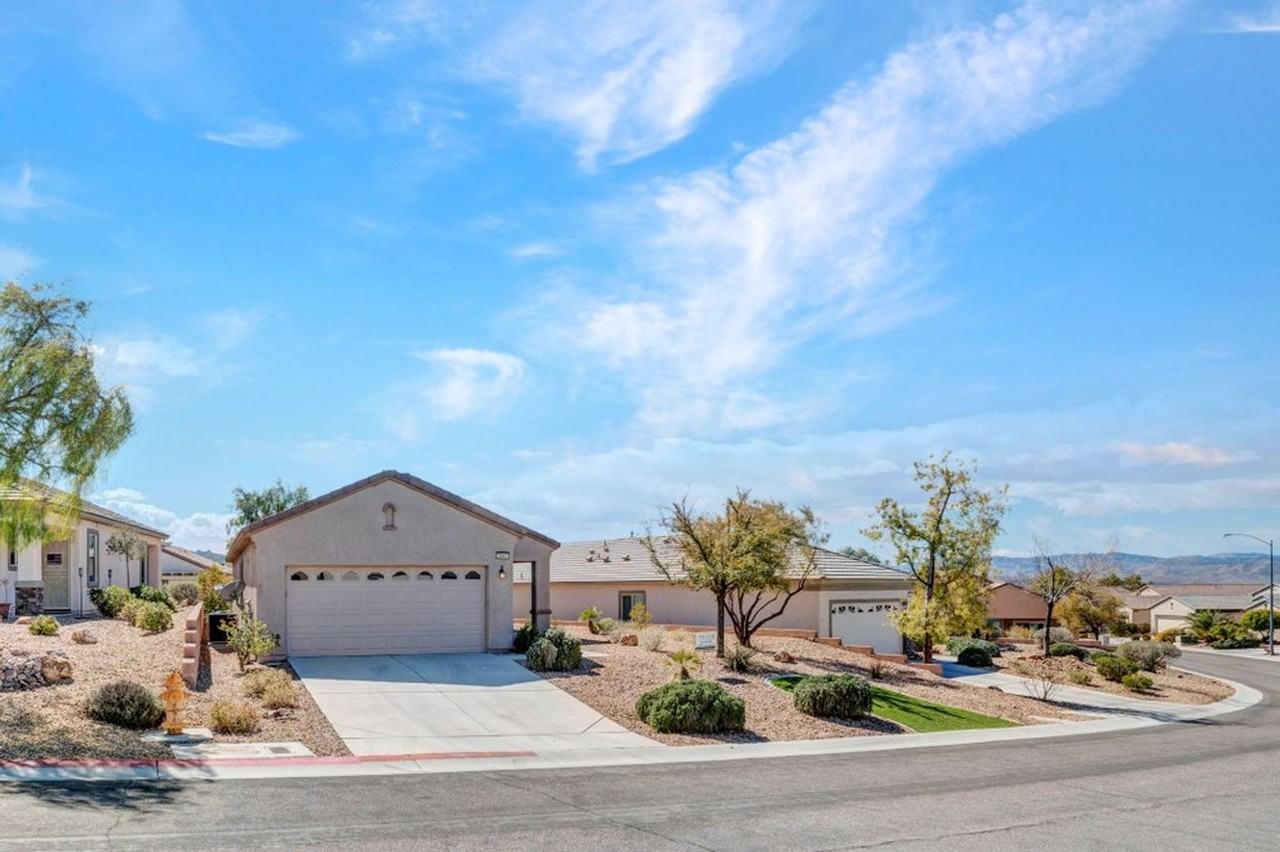 2545 Divine Sky Dr - Photo 2 of 26