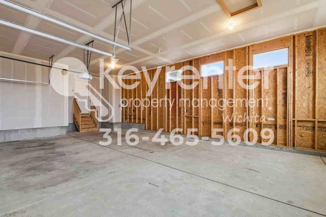 5835 N Ashford St - Photo 3 of 43