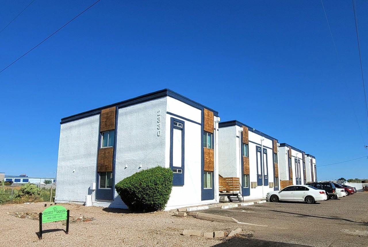 $0 Dep + 2 Month Free on OAC! - Photo 2 of 5