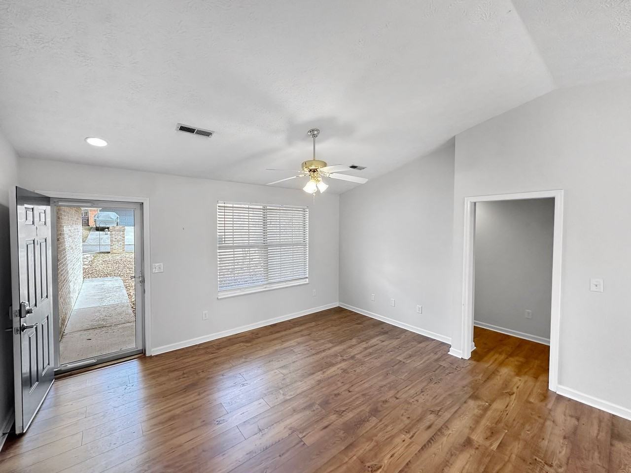 8149 Florence Gardens Rd - Photo 5 of 23