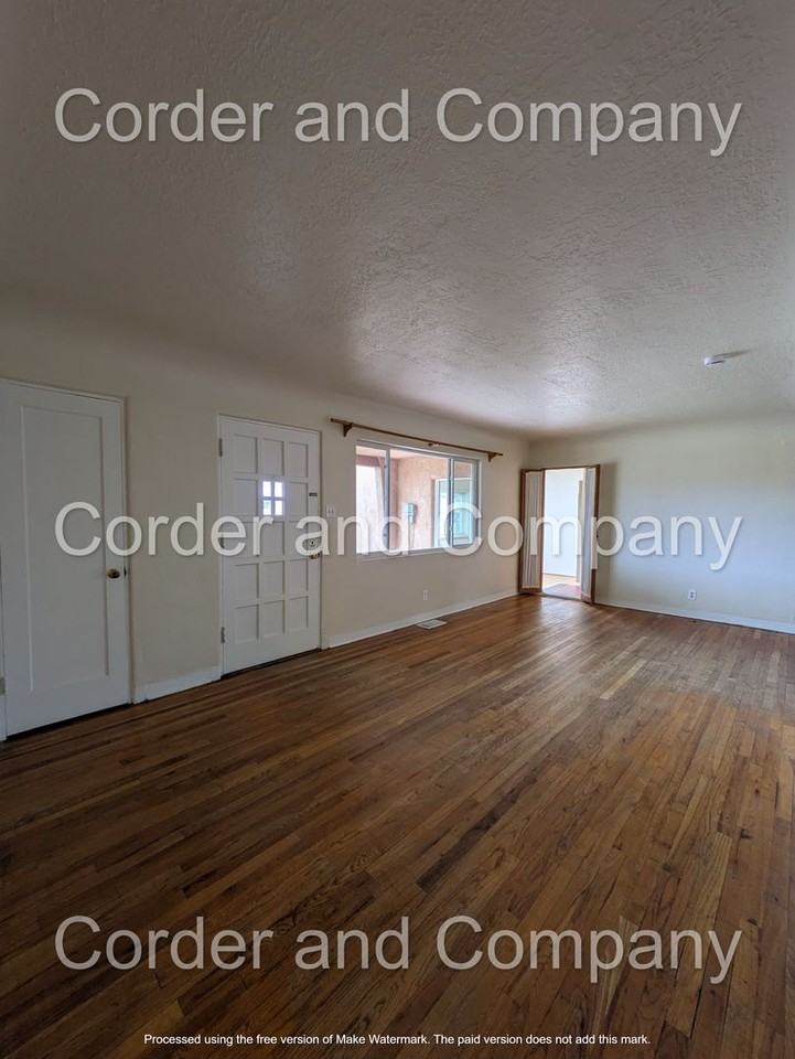 4741 Southern Ave Se - Photo 3 of 33