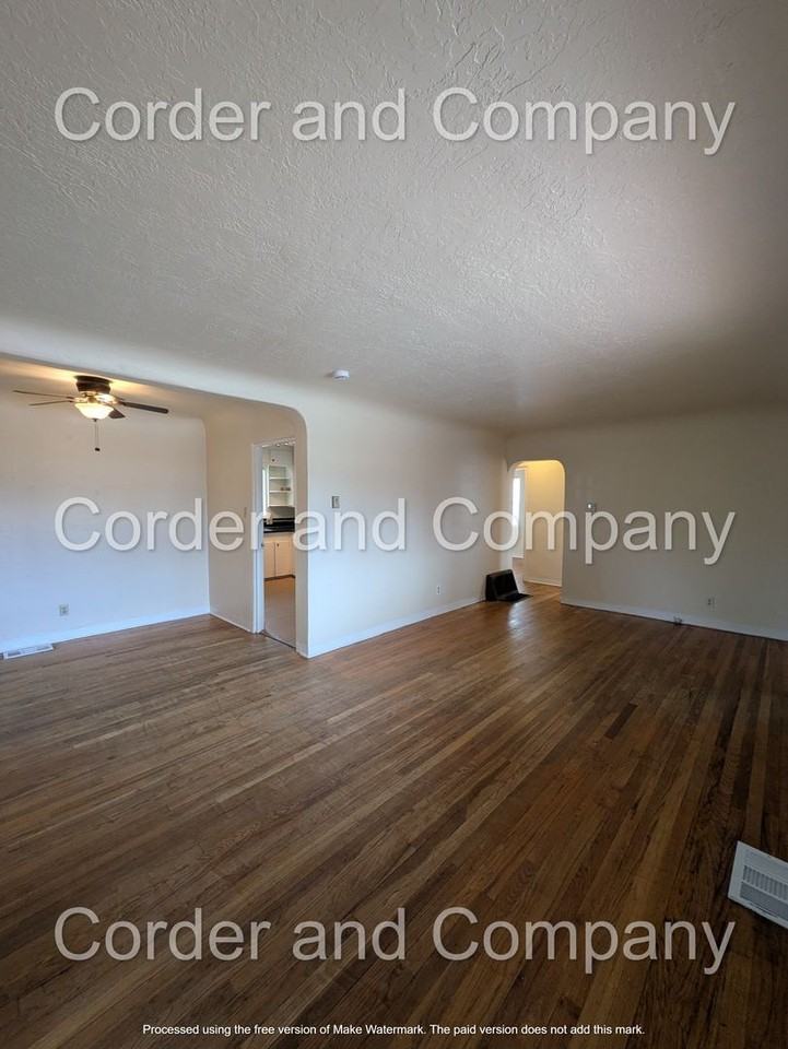 4741 Southern Ave Se - Photo 6 of 33