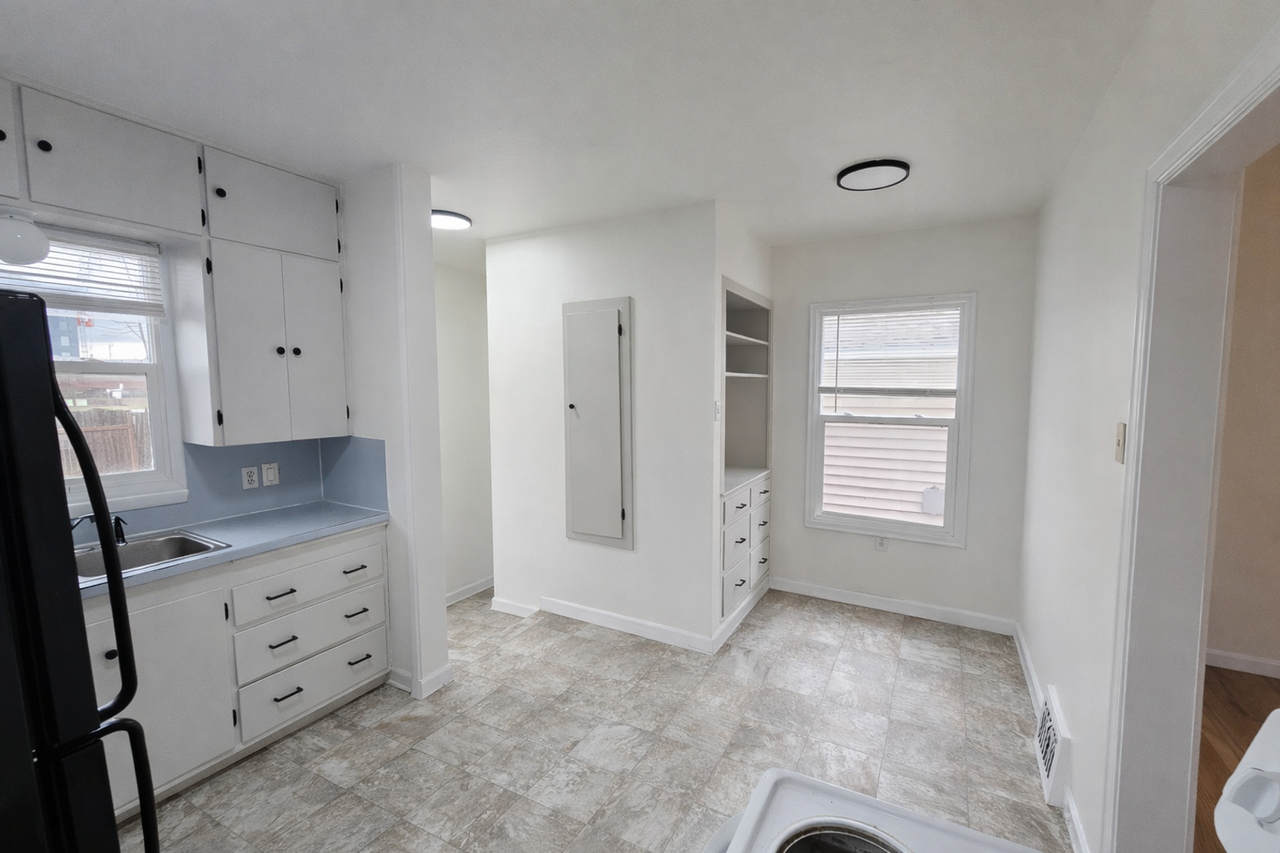 2215 W Idaho St - Photo 2 of 18