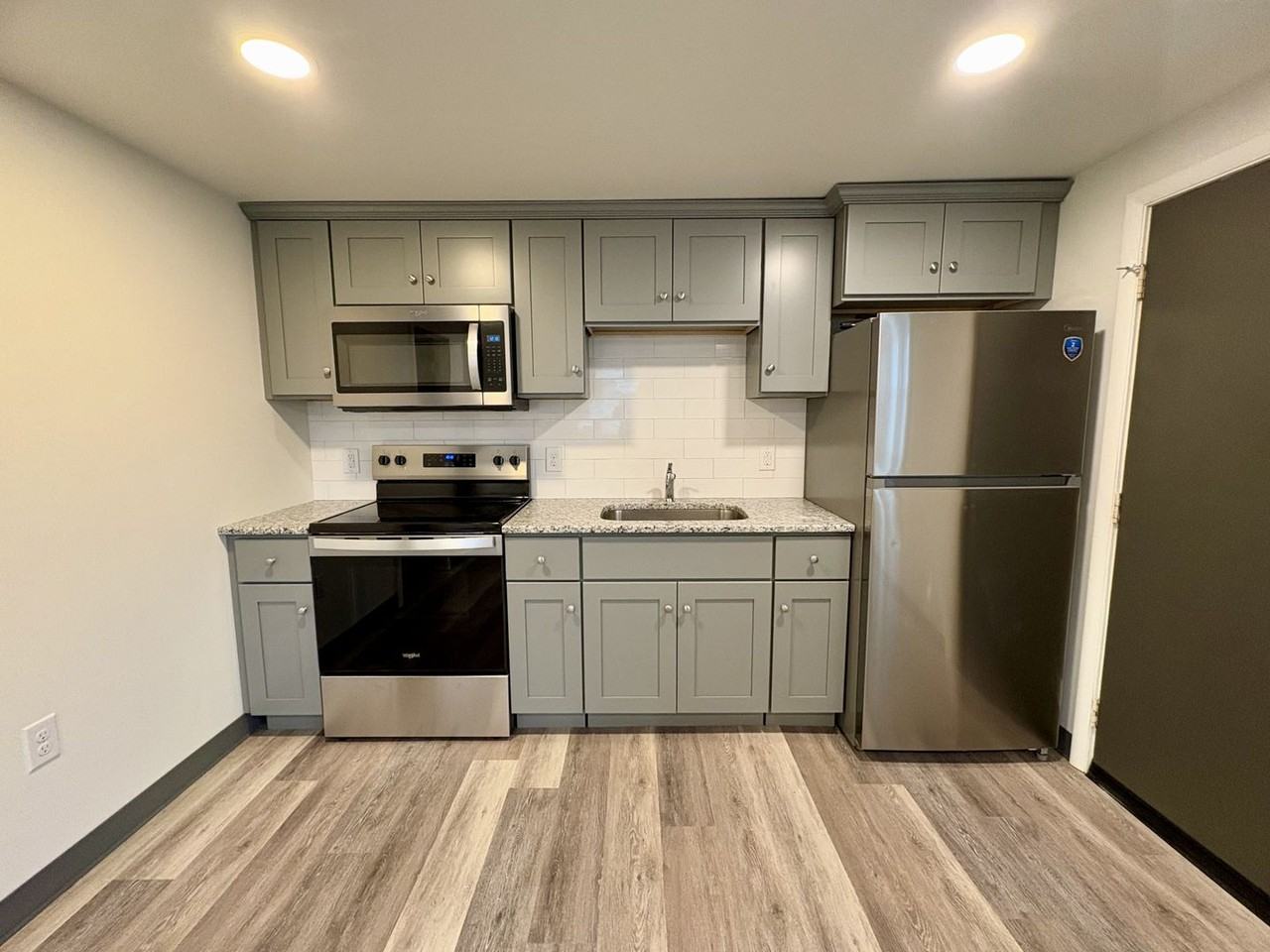 202 S Lawrence Street - Photo 6 of 35