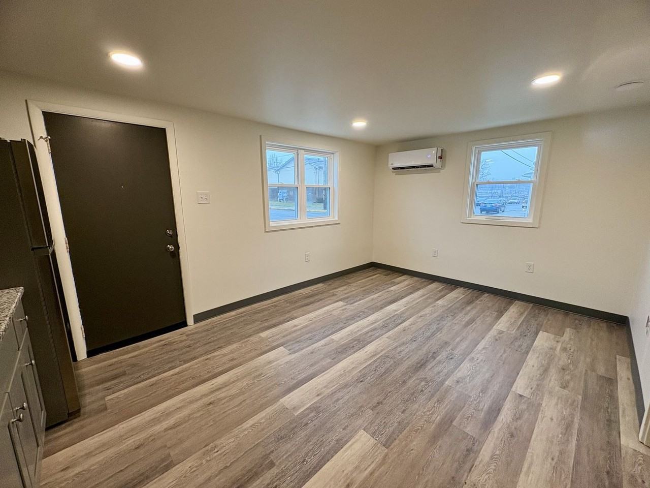 202 S Lawrence Street - Photo 7 of 35