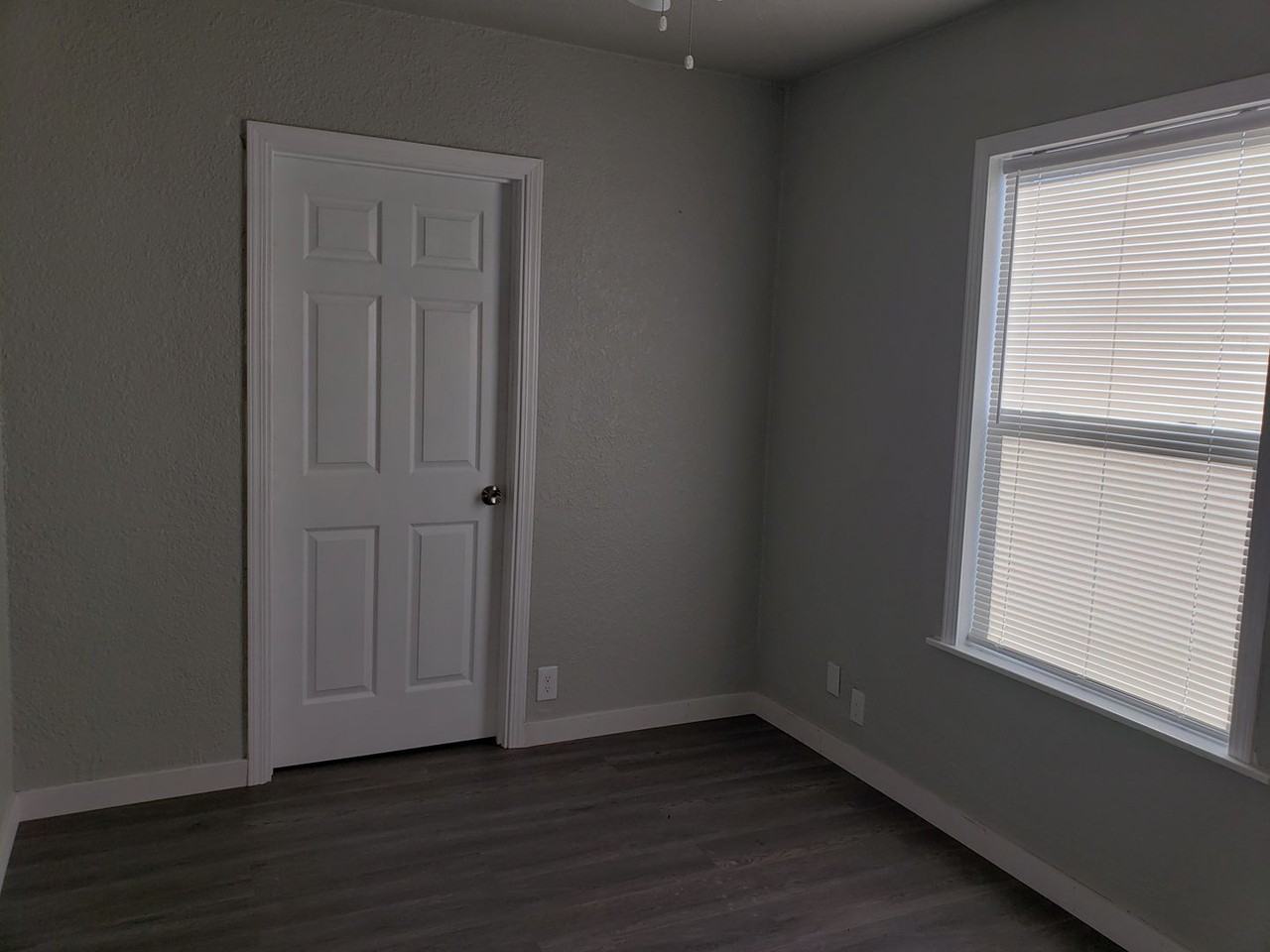 1033 West St - Photo 6 of 8