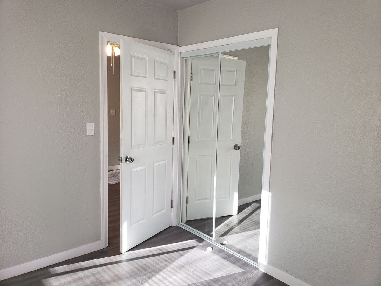 1033 West St - Photo 7 of 8