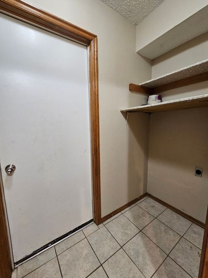 1212 Clearwater Dr - Photo 7 of 16